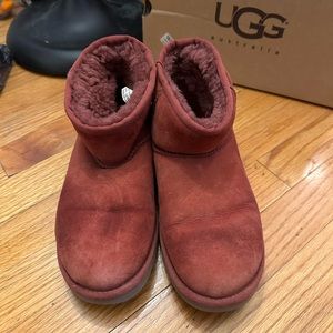 UGG Maroon Mini Women’s Size 7